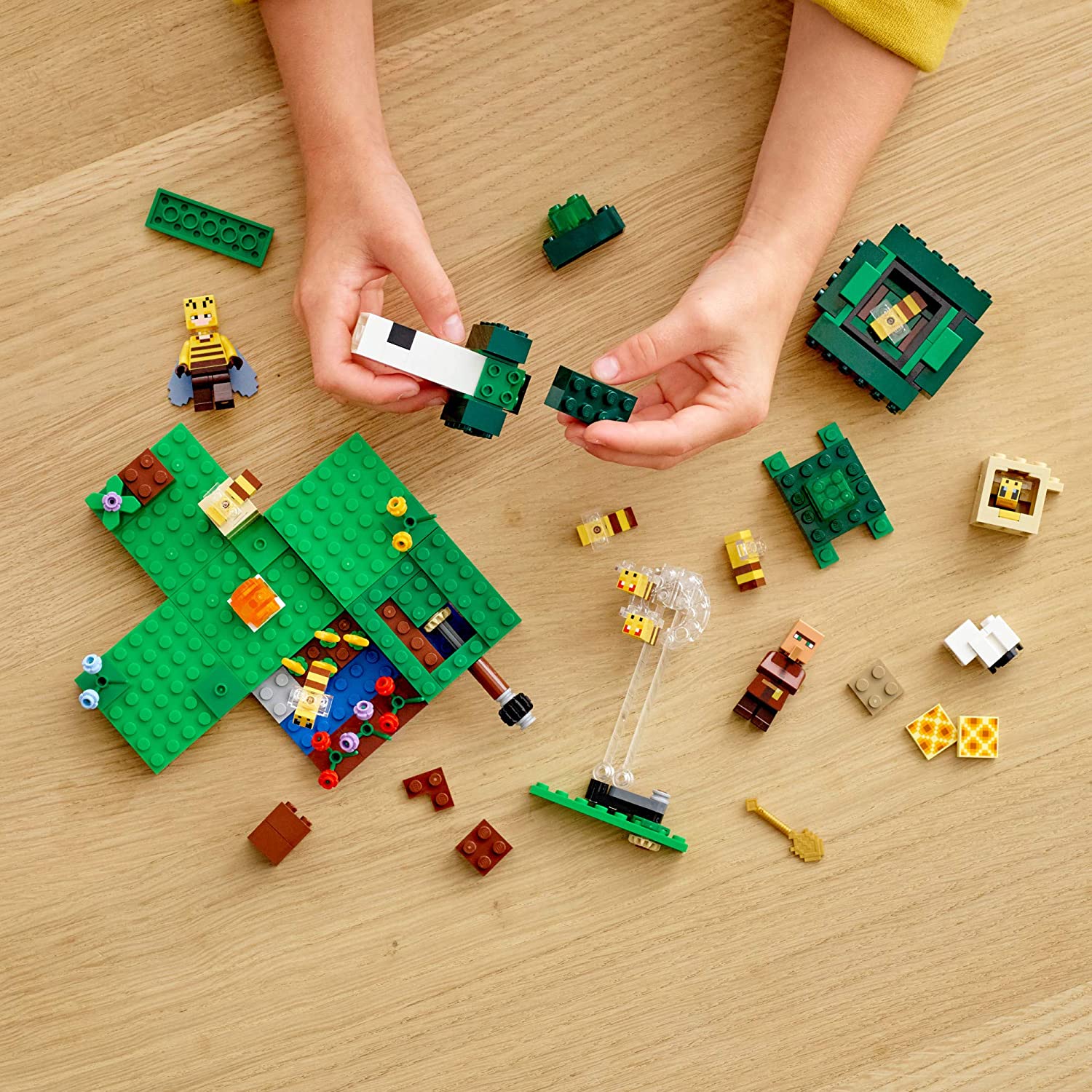 LEGO Minecraft The Bee Farm | 21165 Building Kit | Pieces